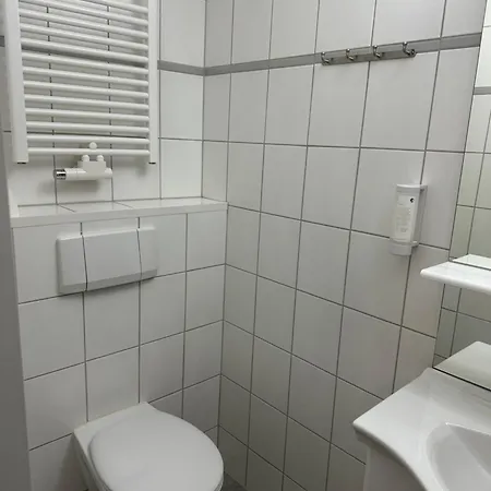 Myarpatment 4 * Essen